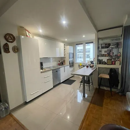 65m Apartment